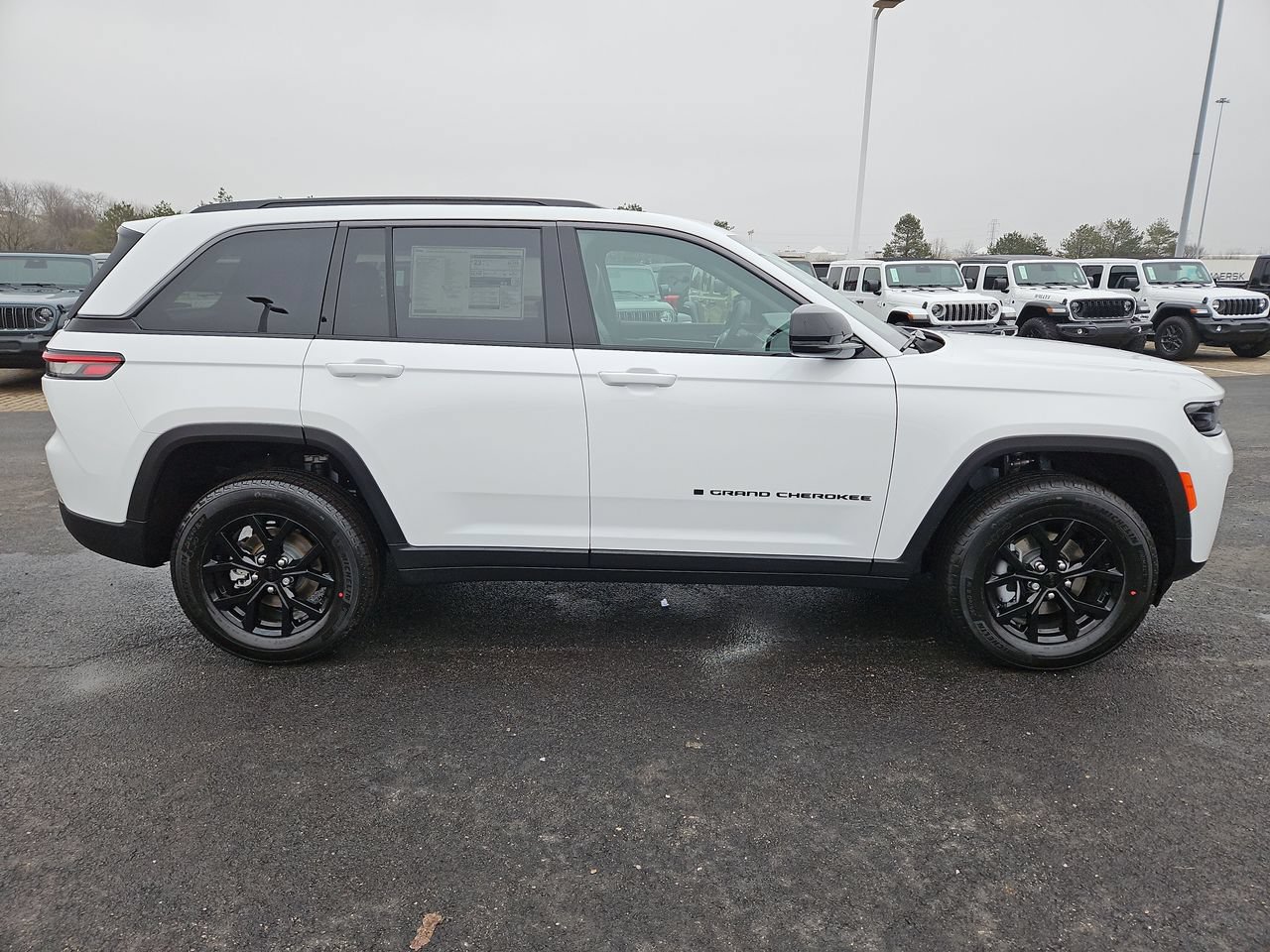 New 2026 Jeep Grand Cherokee Altitude AWD/4WD image 8