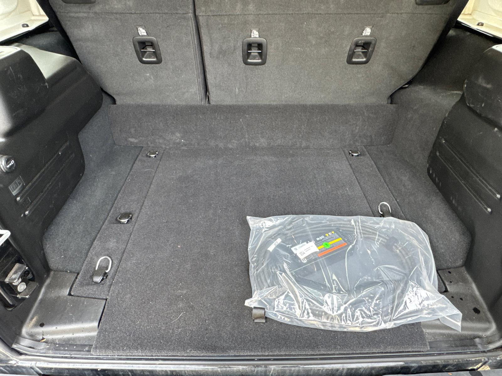 Used 2025 Jeep Wrangler Sahara w/ Safety Group AWD/4WD image 18