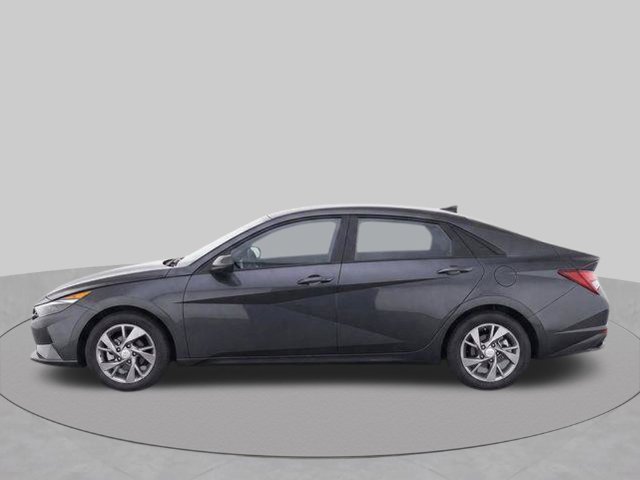 Used 2021 Hyundai Elantra SE FWD image 11