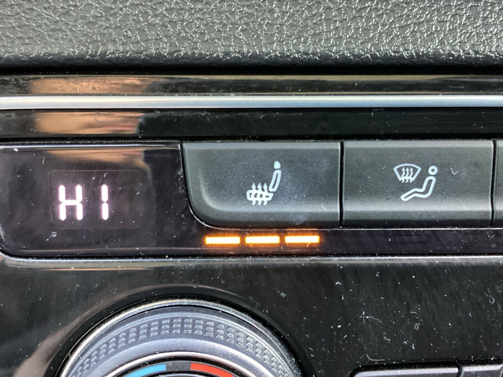 Used 2023 Volkswagen Atlas SEL R-Line image 6