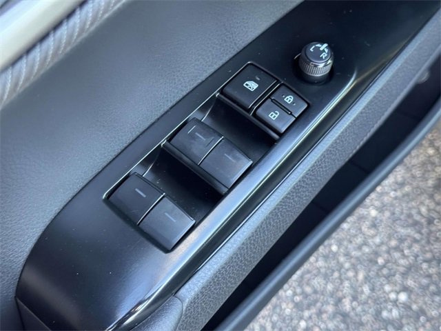 Used 2025 Toyota Camry SE image 16