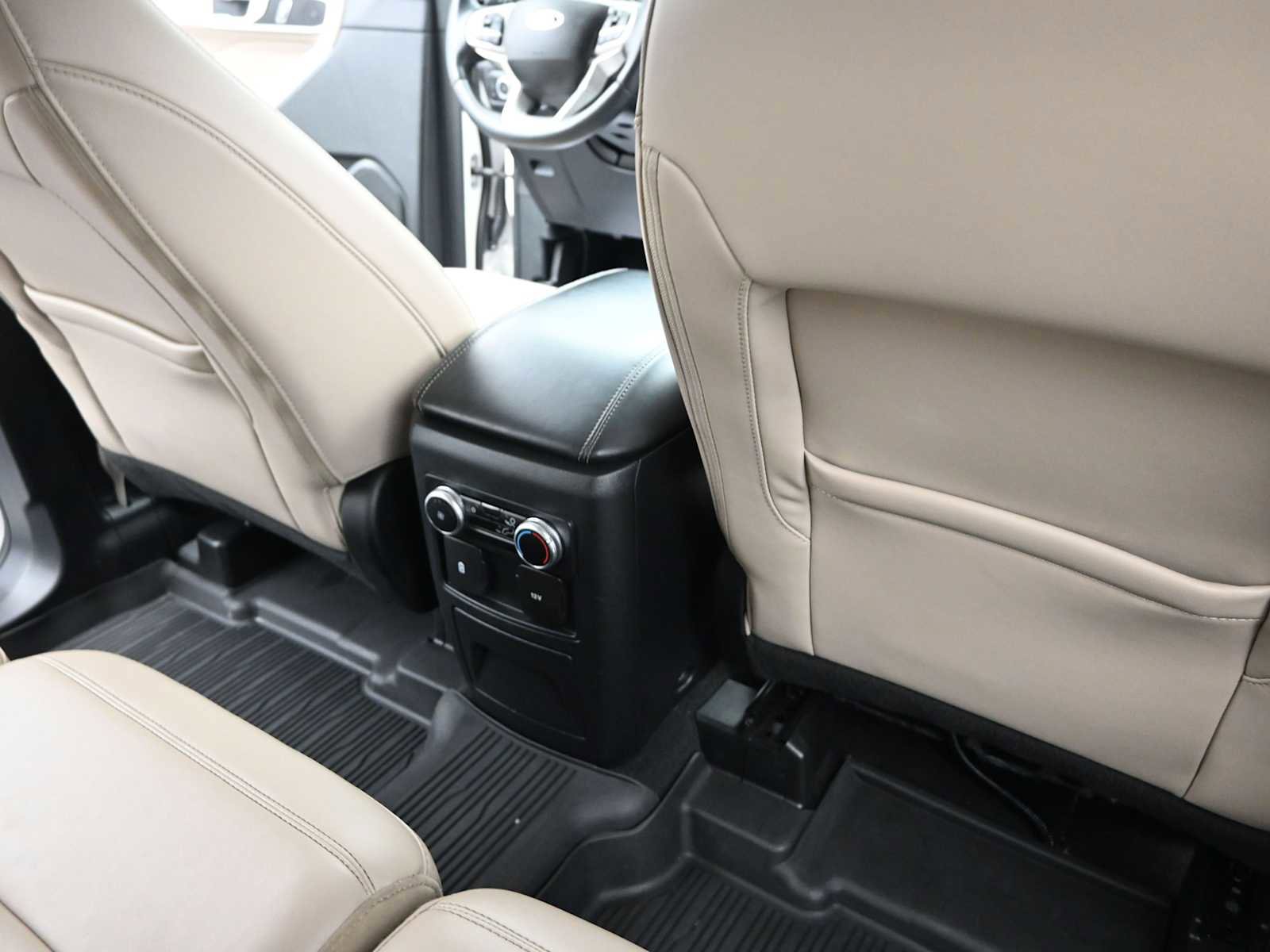 Used 2022 Ford Explorer XLT w/ Equipment Group 202A image 24