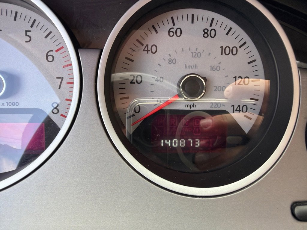 Used 2011 Volkswagen Routan SE image 12