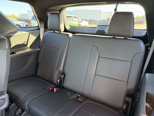 Used 2023 Chevrolet Traverse LT FWD image 15