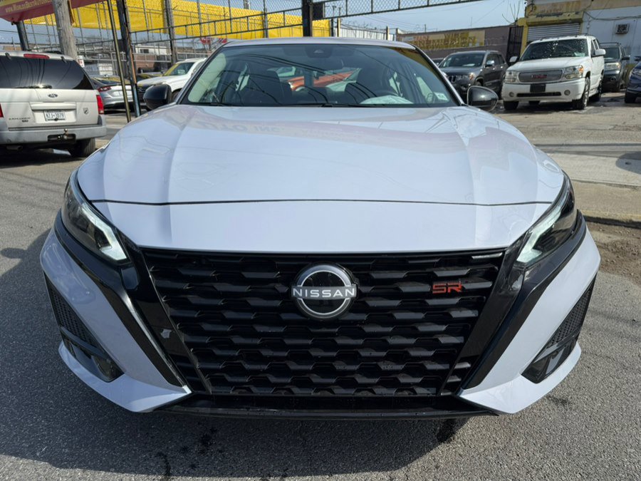 Used 2025 Nissan Altima 2.5 SR image 2