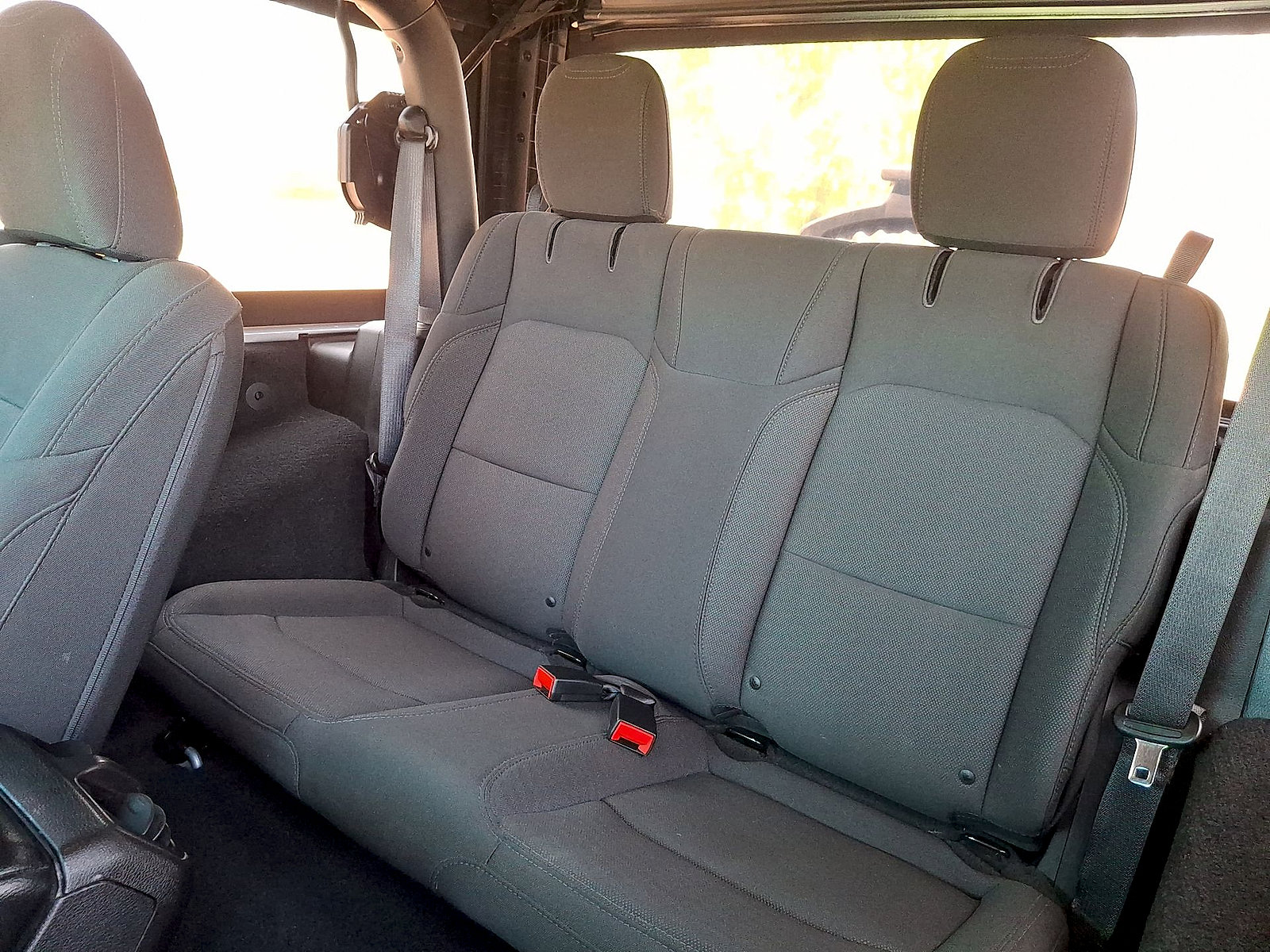 Used 2018 Jeep Wrangler Sport AWD/4WD image 18