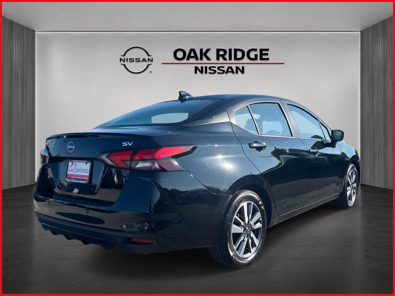 Used 2023 Nissan Versa SV FWD image 3
