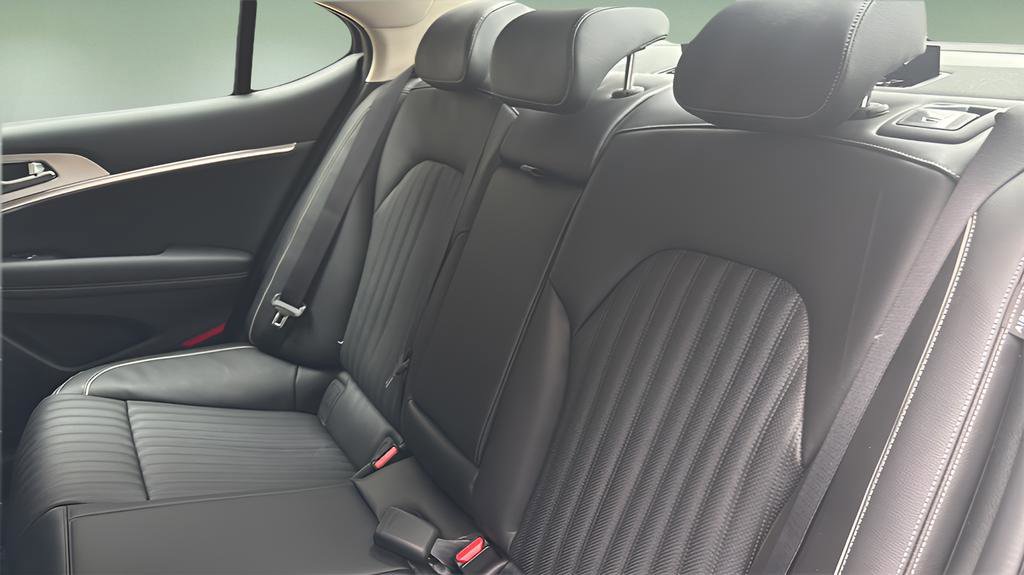 New 2026 Genesis G70 2.5T Prestige image 10