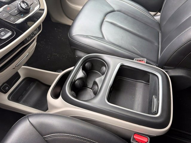 Used 2024 Chrysler Pacifica Touring-L FWD image 27