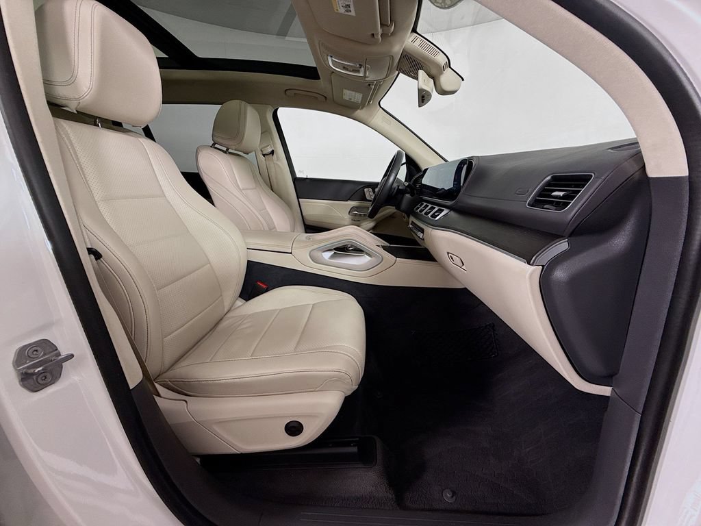 Used 2020 Mercedes-Benz GLS 450 4MATIC image 27