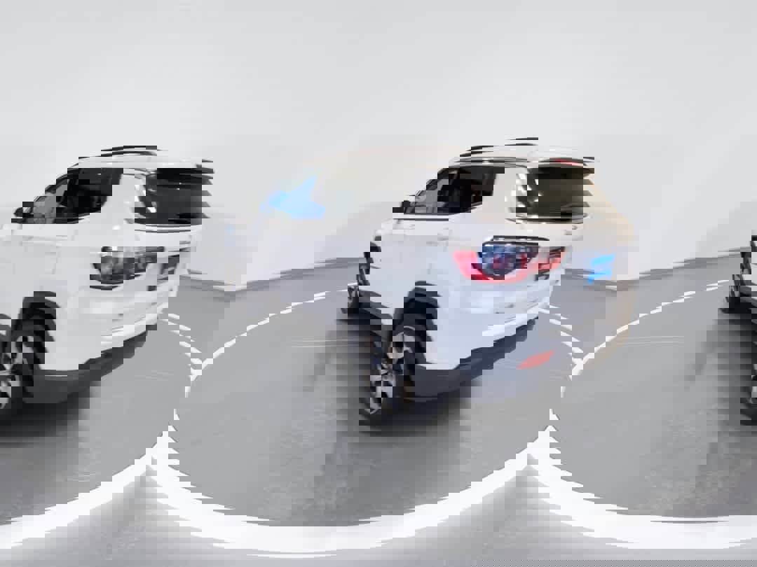 Used 2018 Jeep Compass Latitude w/ Popular Equipment Group AWD/4WD image 6