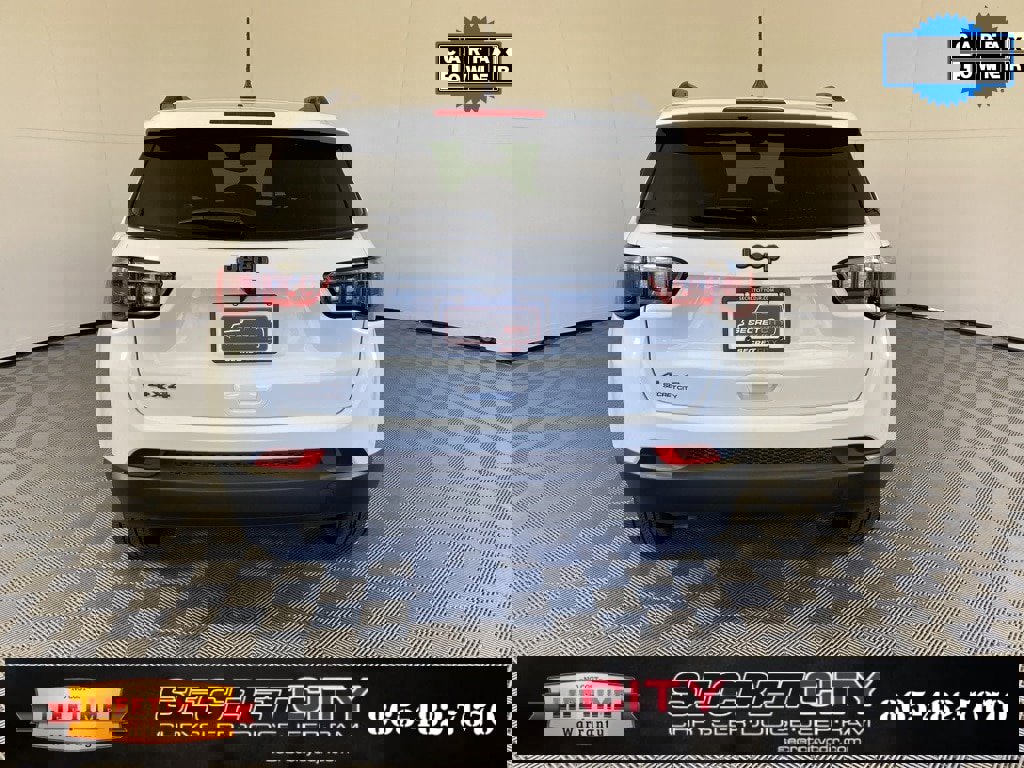 Used 2025 Jeep Compass Latitude w/ Altitude Special Edition image 6
