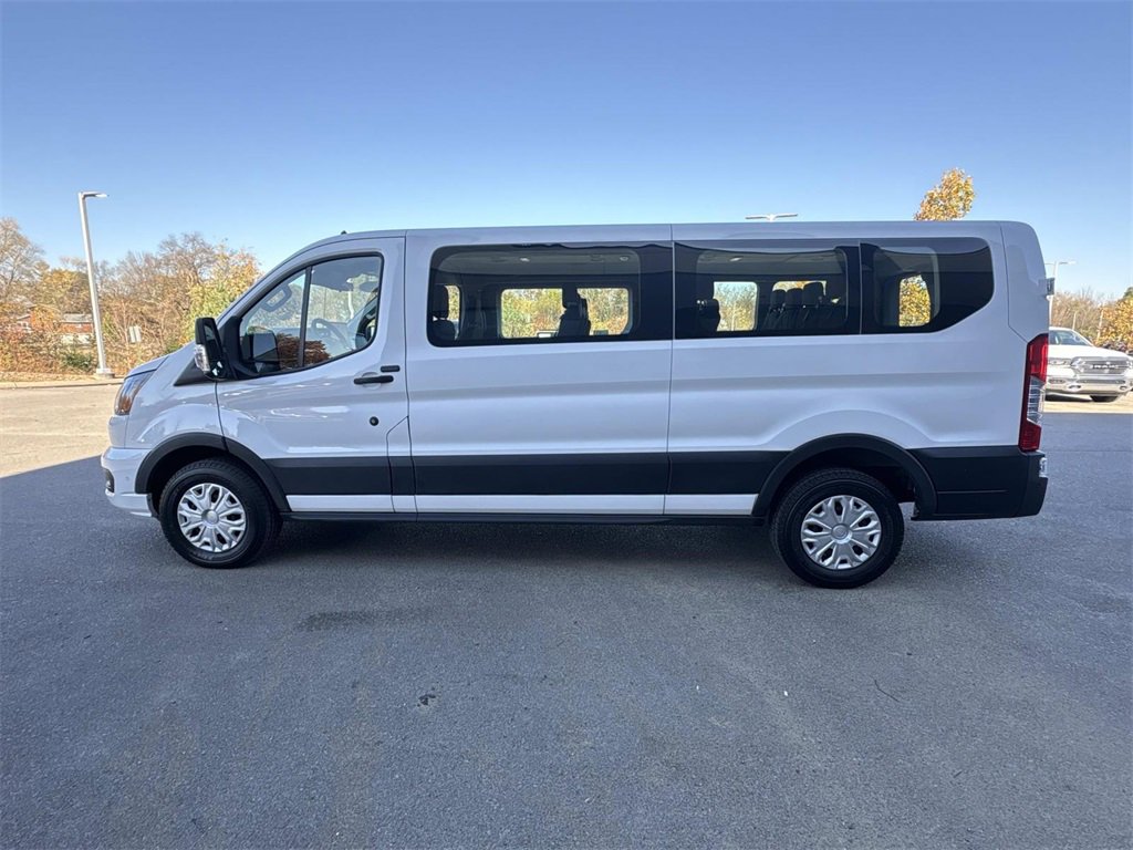 Used 2023 Ford Transit 350 XLT image 5