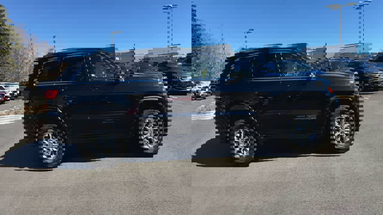 Used 2018 Jeep Grand Cherokee Laredo image 9