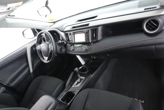 Used 2016 Toyota RAV4 XLE AWD/4WD image 26