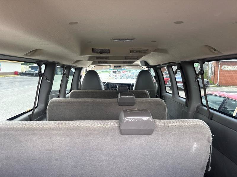 Used 2010 Chevrolet Express 3500 LT w/ LT Preferred Equipment Group RWD image 25