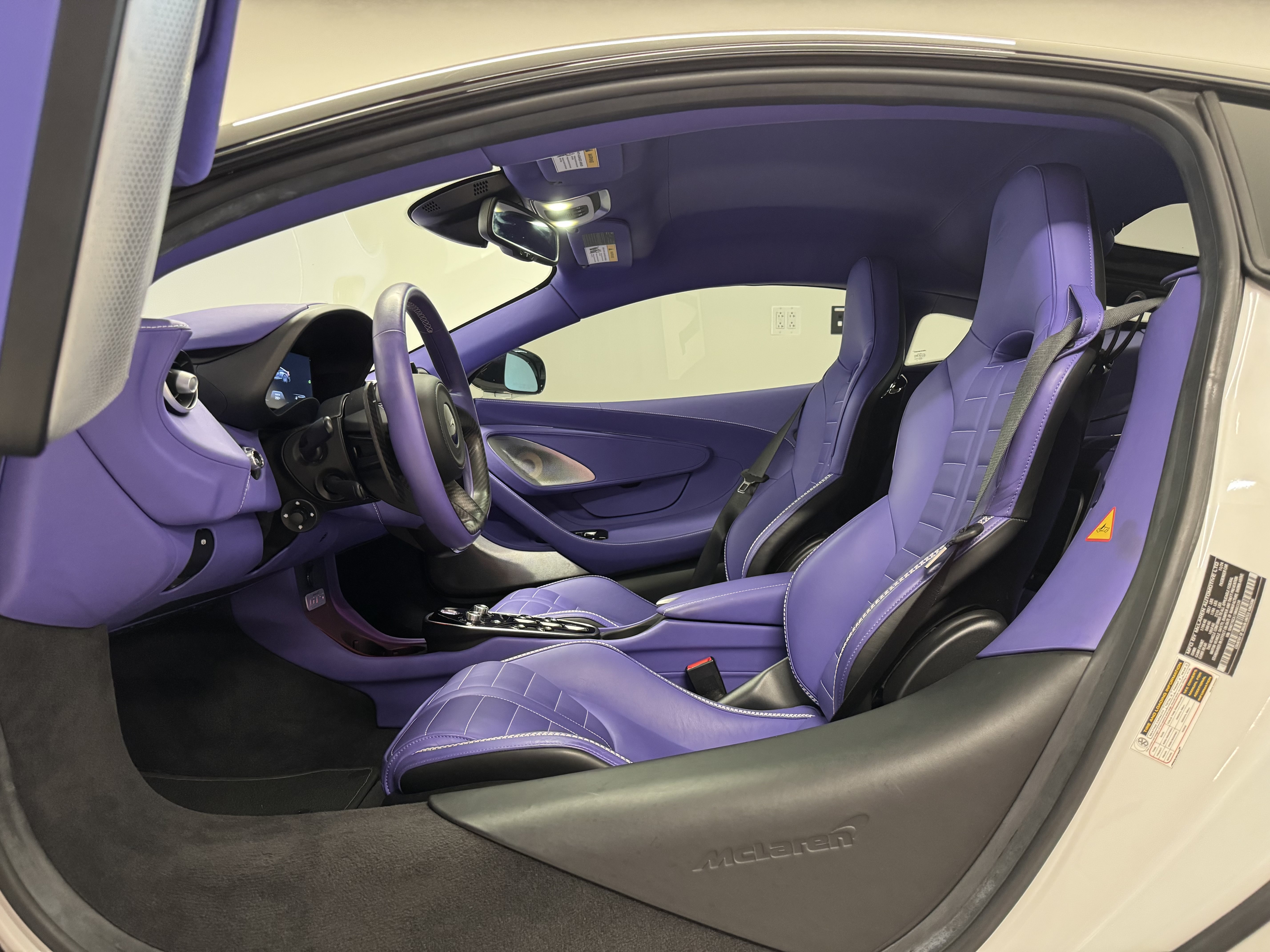 Used 2025 McLaren GTS RWD image 9