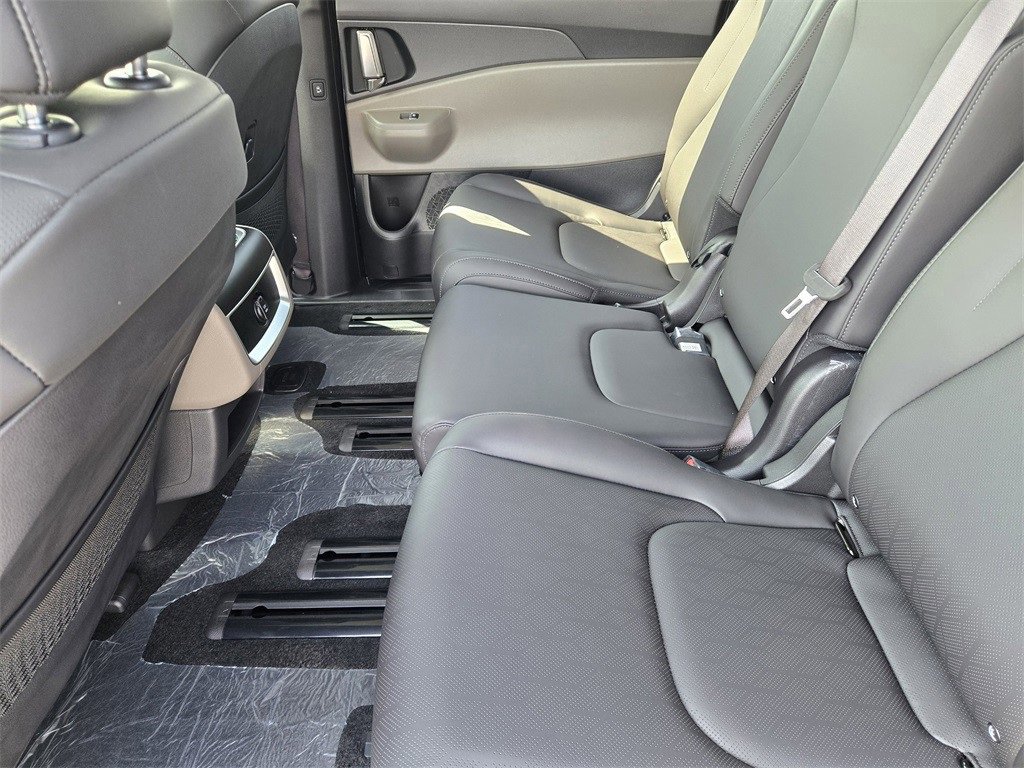 New 2026 Kia Carnival EX image 21