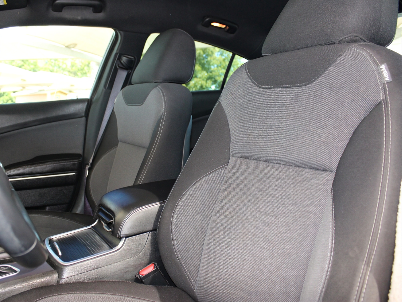 Used 2018 Dodge Charger SXT RWD image 12