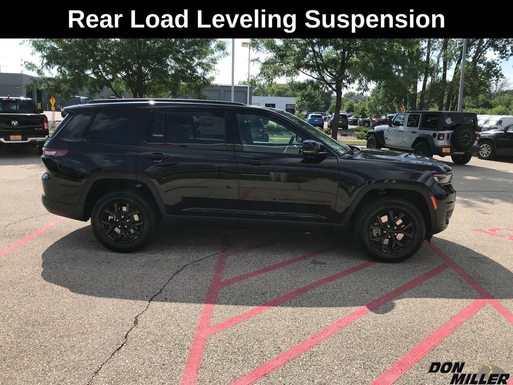 New 2025 Jeep Grand Cherokee L Altitude image 4