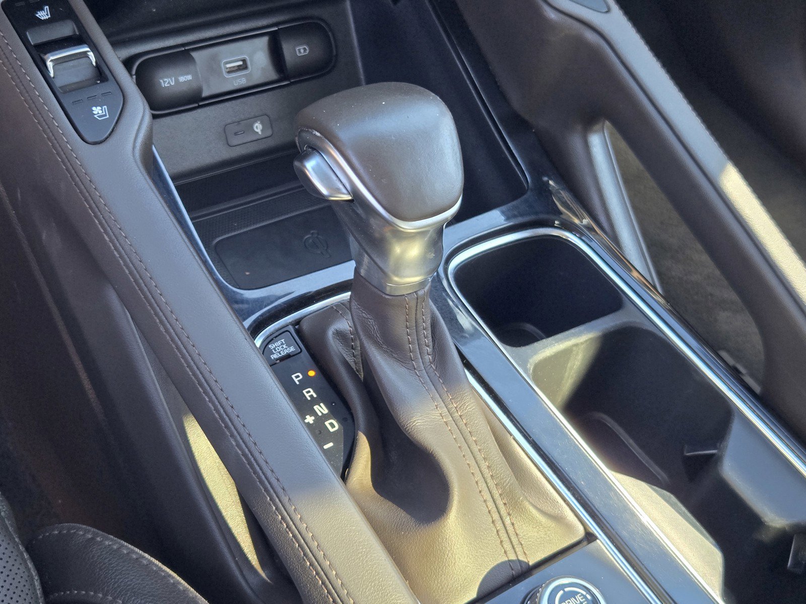 Certified 2022 Kia Telluride SX w/ Towing Package image 20