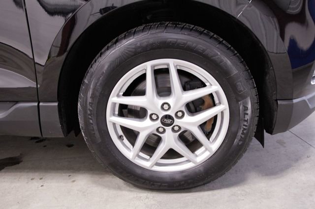 Used 2024 Ford Edge SEL image 12