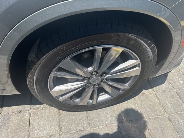 Certified 2025 Cadillac XT6 Premium Luxury image 14