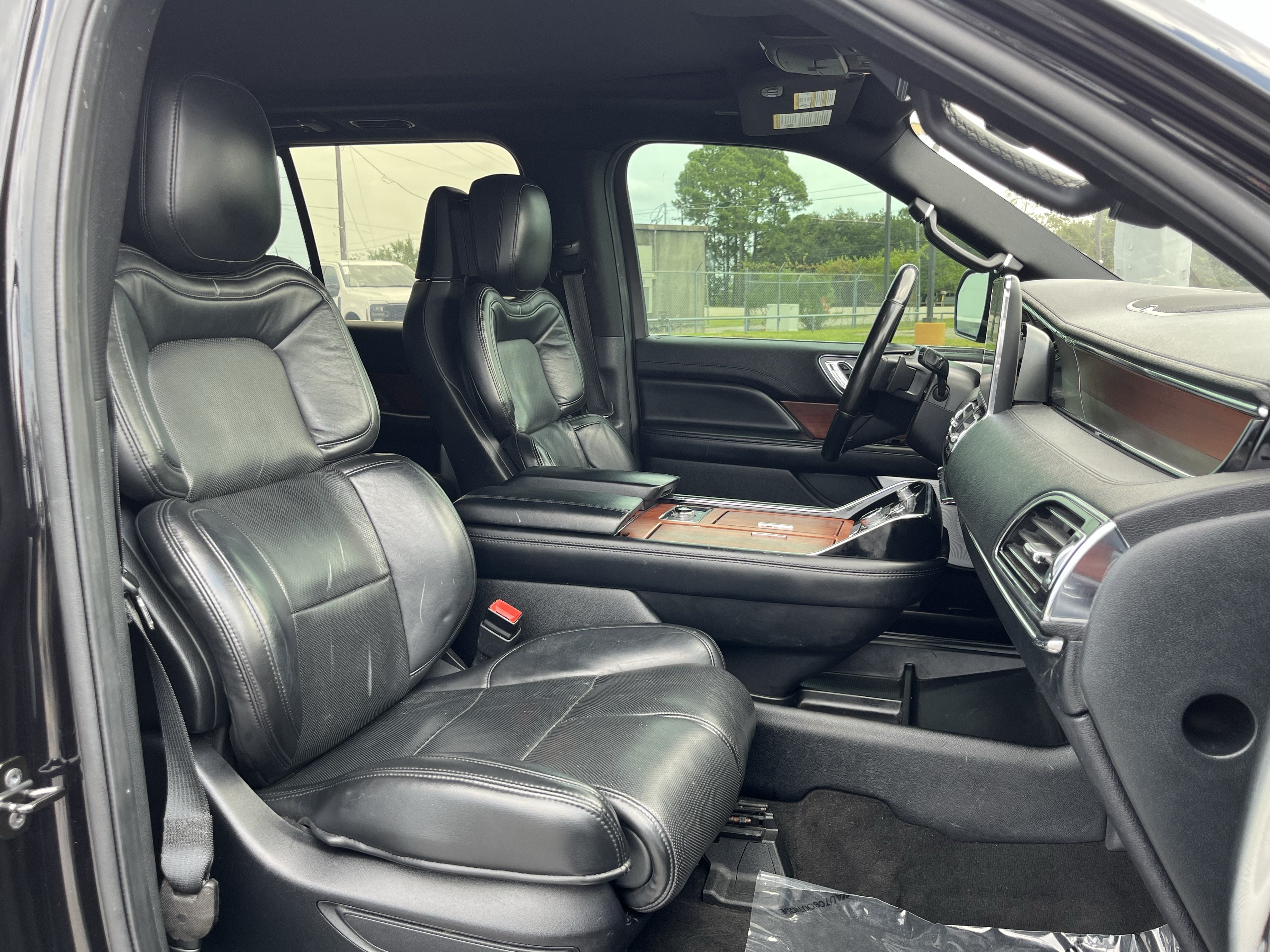 Used 2020 Lincoln Navigator Reserve w/ Equipment Group 208A Reserve RWD image 31