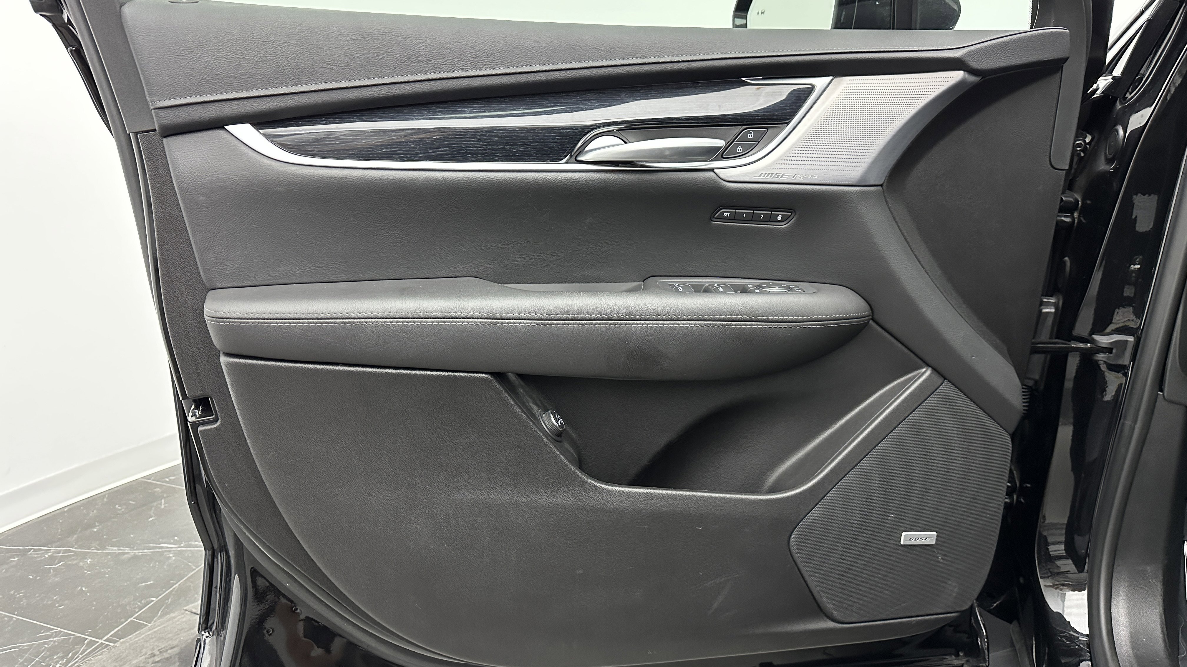 Used 2025 Cadillac XT5 Premium Luxury image 12