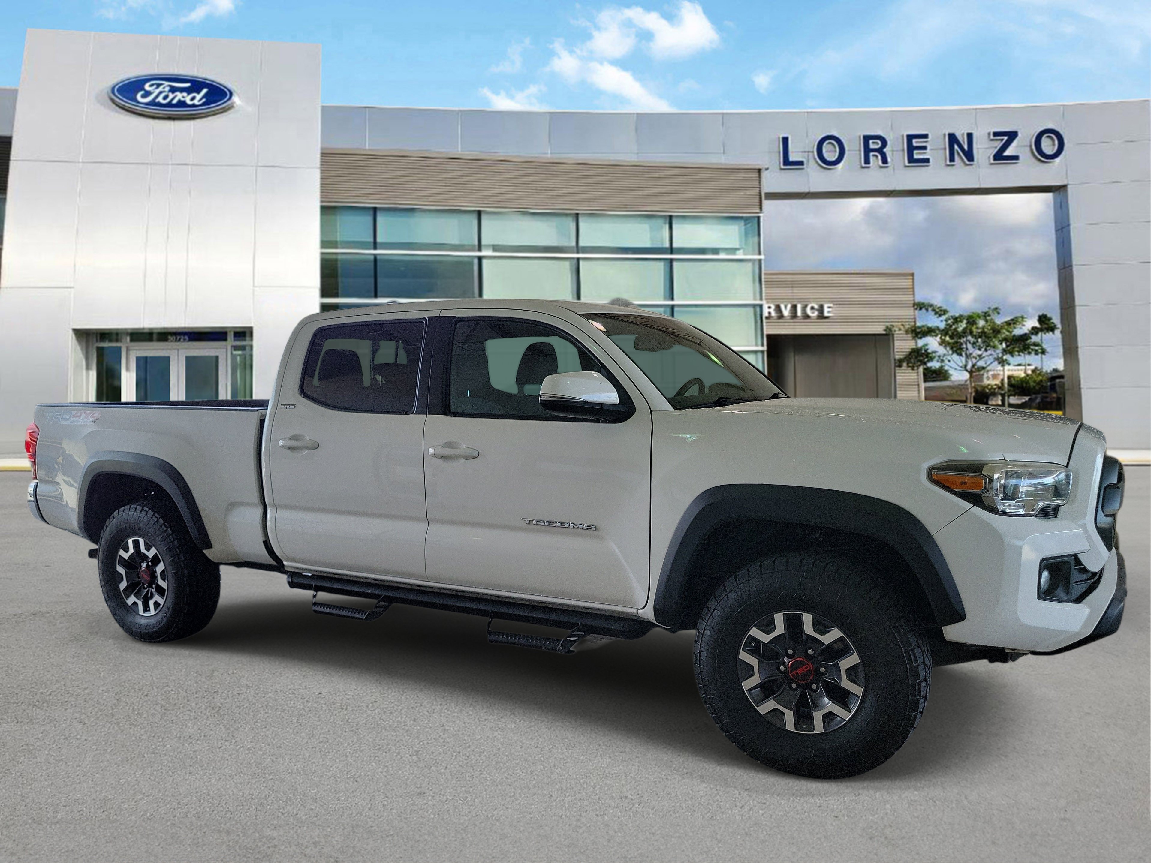 Used 2019 Toyota Tacoma TRD Off-Road AWD/4WD image 4
