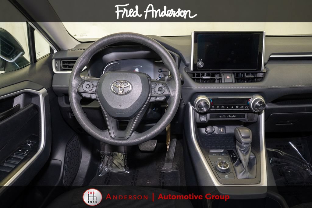 Certified 2025 Toyota RAV4 LE AWD/4WD image 6