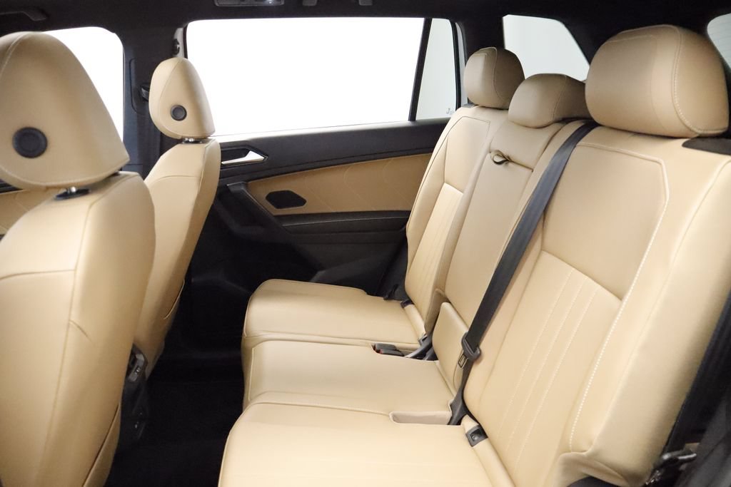 Used 2023 Volkswagen Tiguan SE R-Line FWD image 19