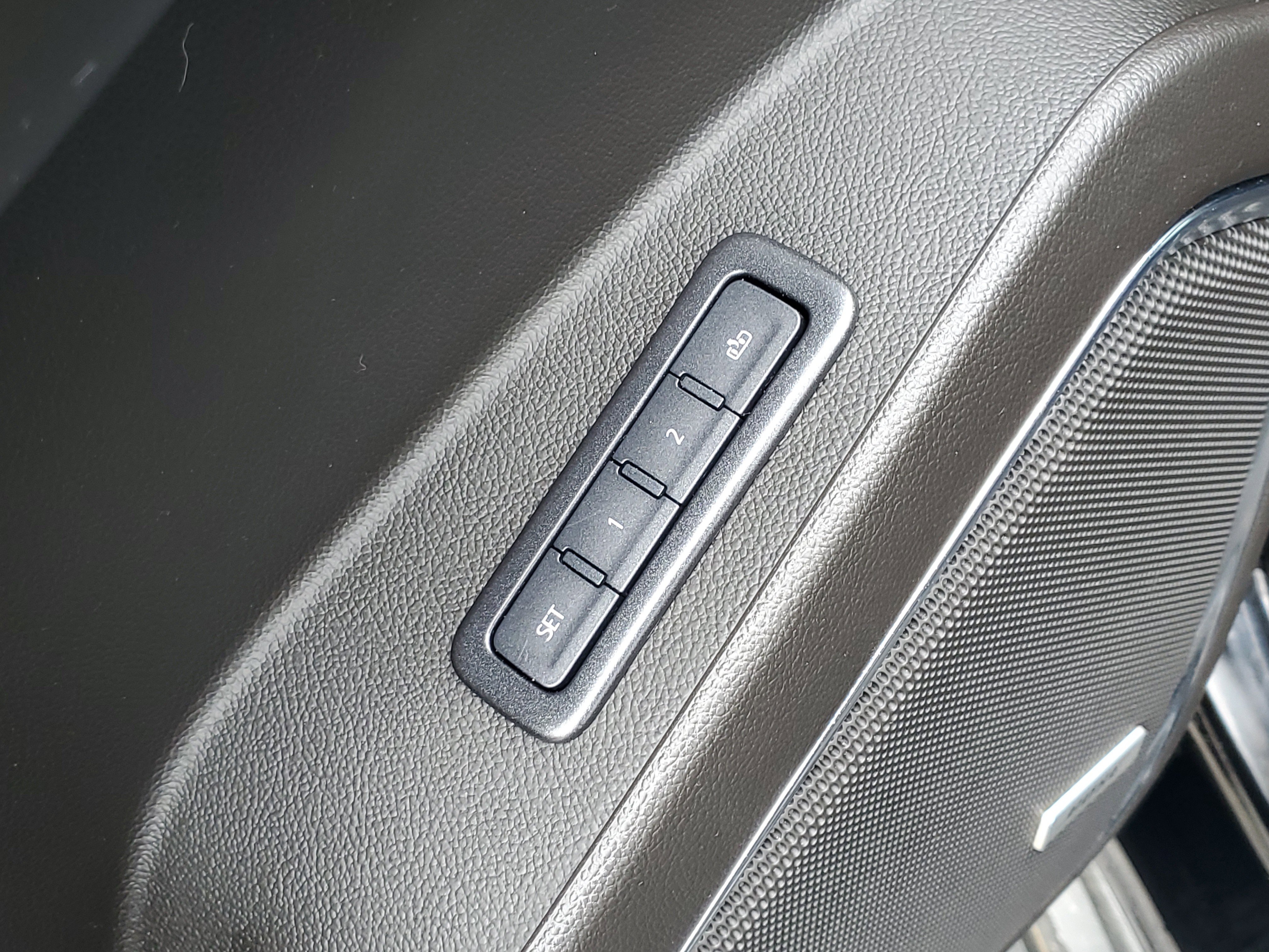 Used 2019 Chevrolet Tahoe LT w/ RST Edition AWD/4WD image 25