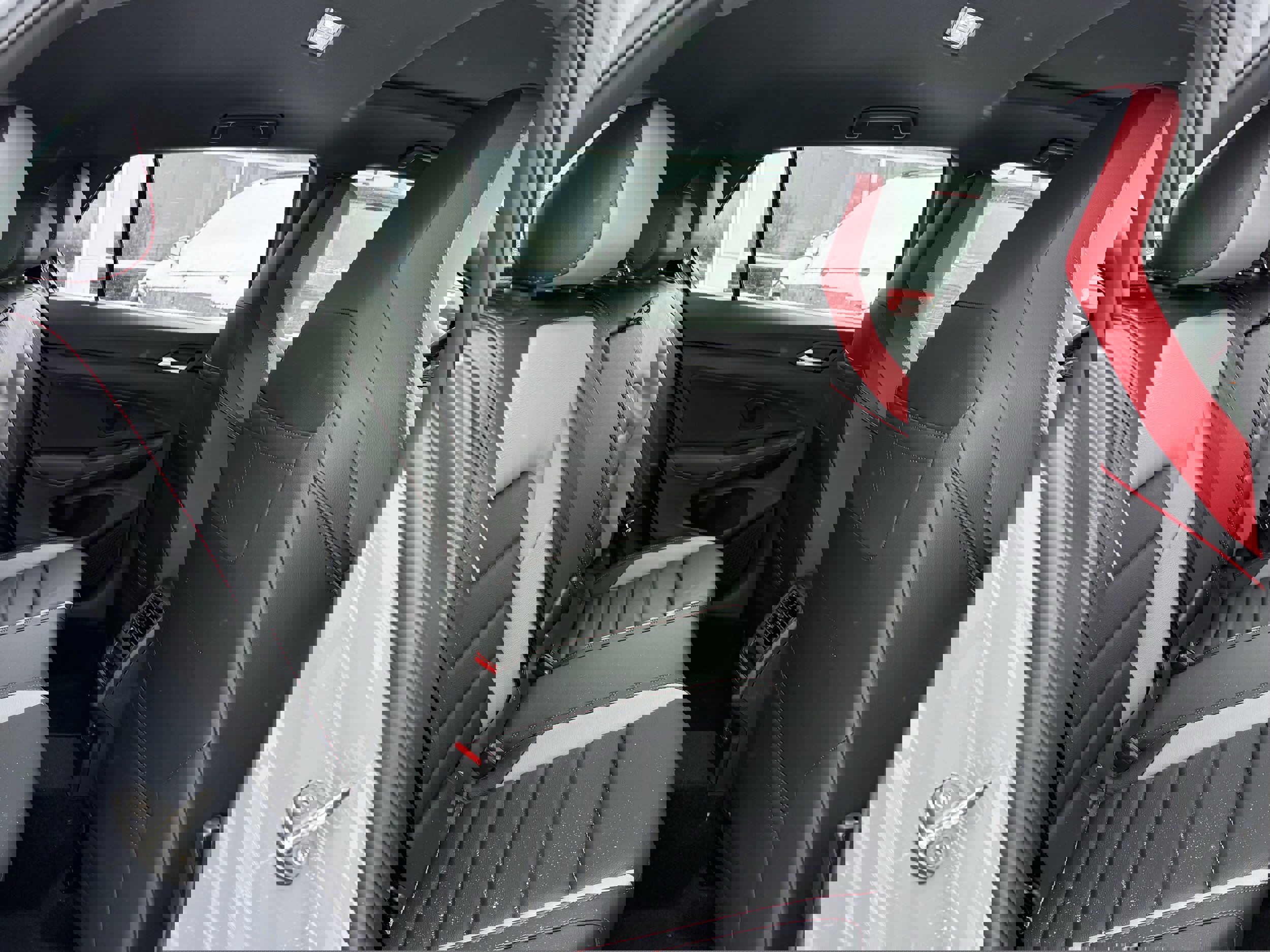 New 2026 Volkswagen GTI SE image 6