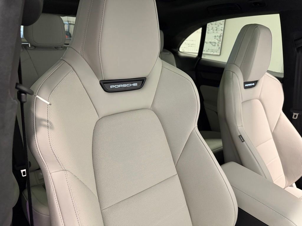 Certified 2025 Porsche Macan Turbo Electric image 25