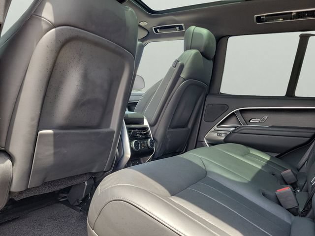 Used 2023 Land Rover Range Rover SE AWD/4WD image 11