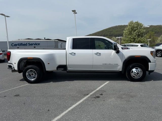Used 2022 GMC Sierra 3500 Denali w/ Technology Package AWD/4WD image 19