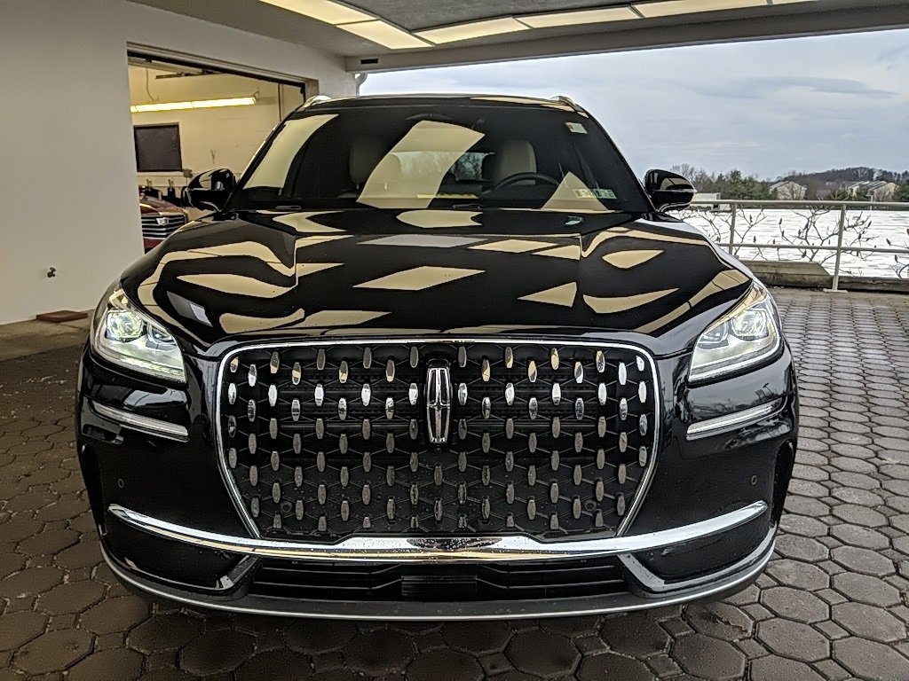 Certified 2023 Lincoln Corsair Reserve w/ Equipment Group 201A image 2