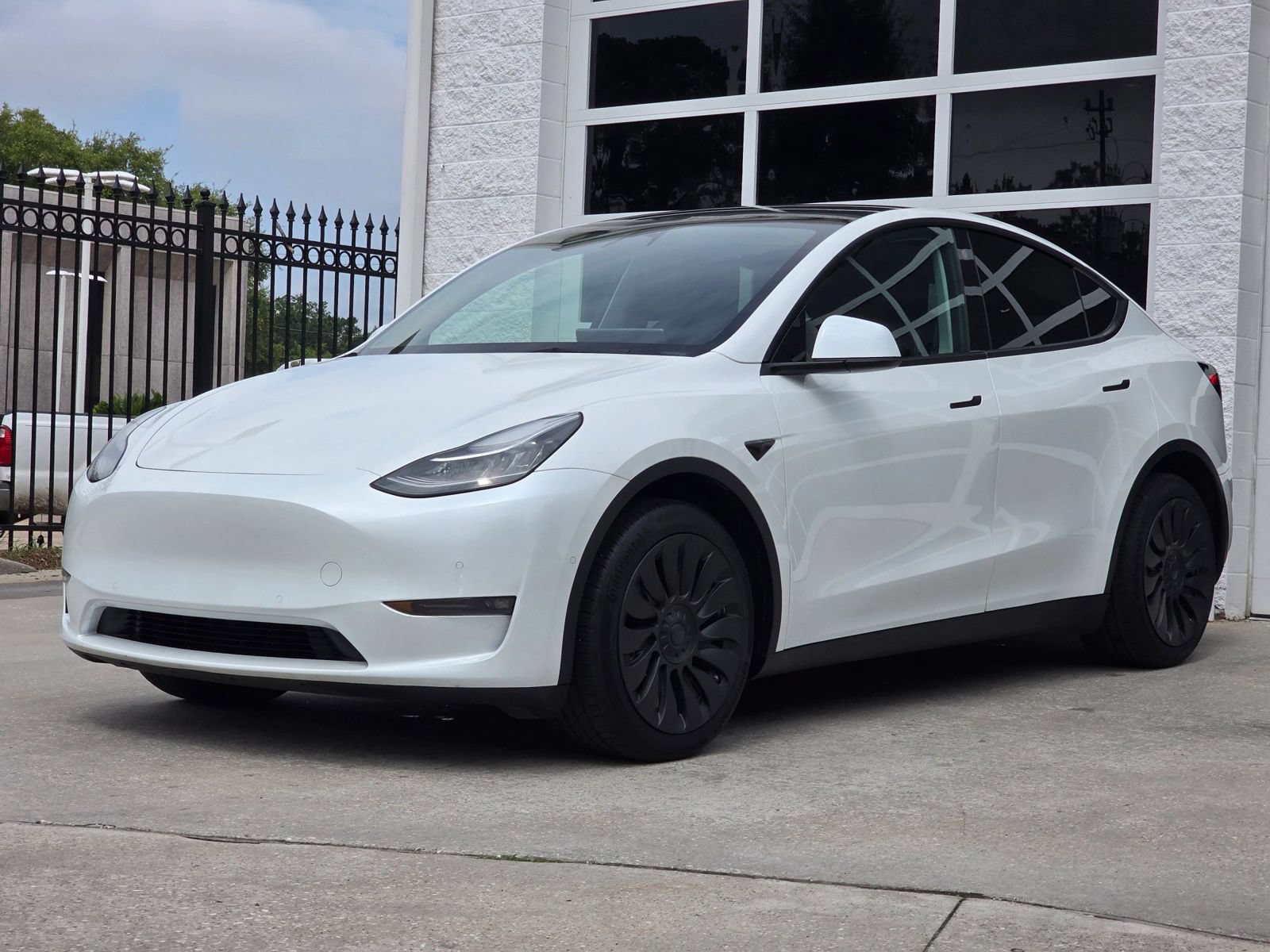 Used 2021 Tesla Model Y Long Range AWD/4WD image 9