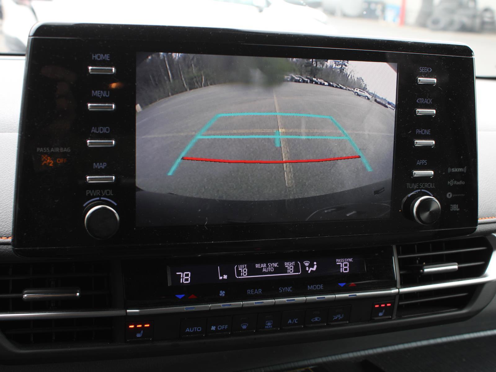 Used 2022 Toyota Sienna XSE w/ XSE Plus Package image 14