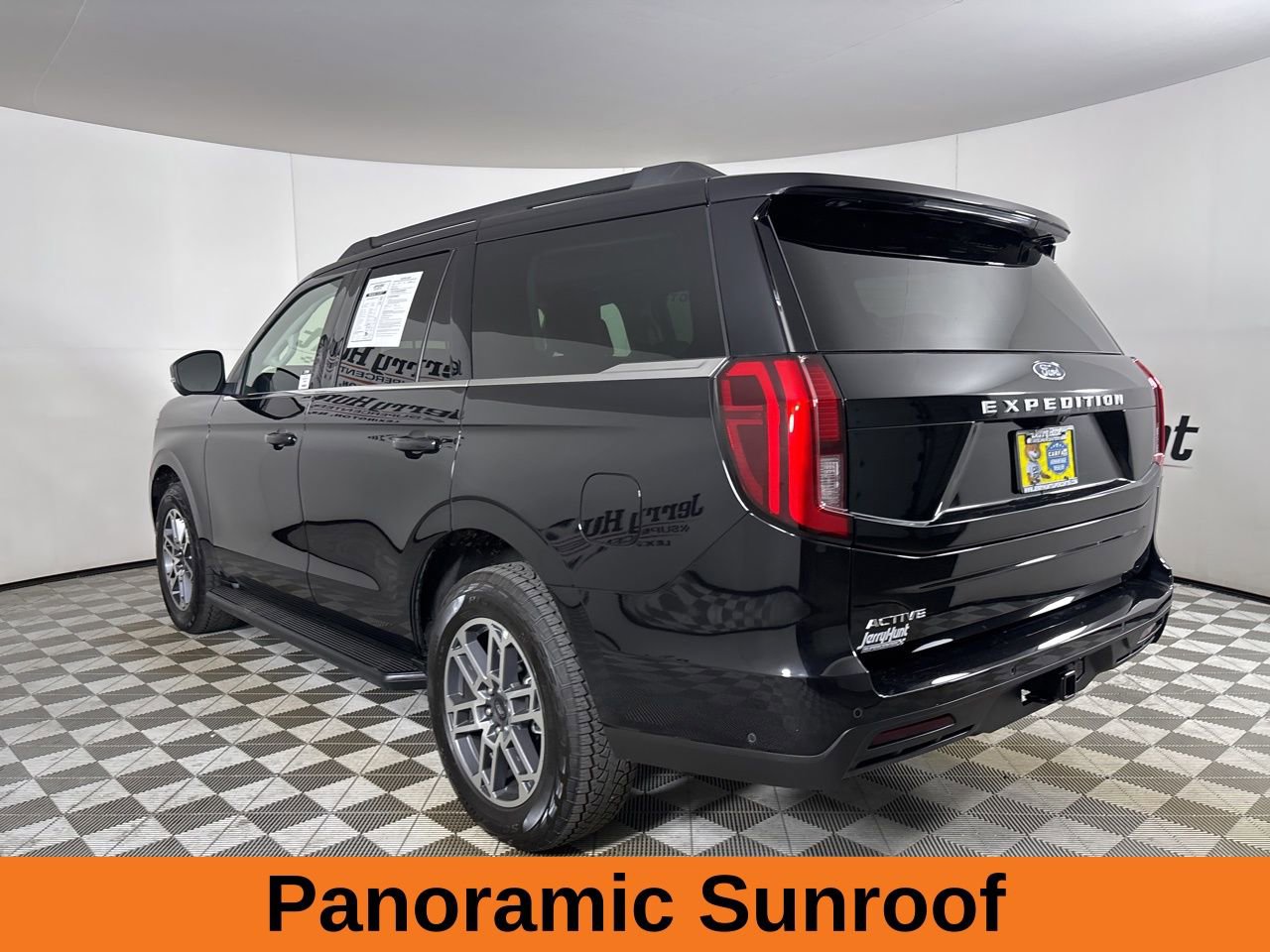 Used 2025 Ford Expedition Active image 7