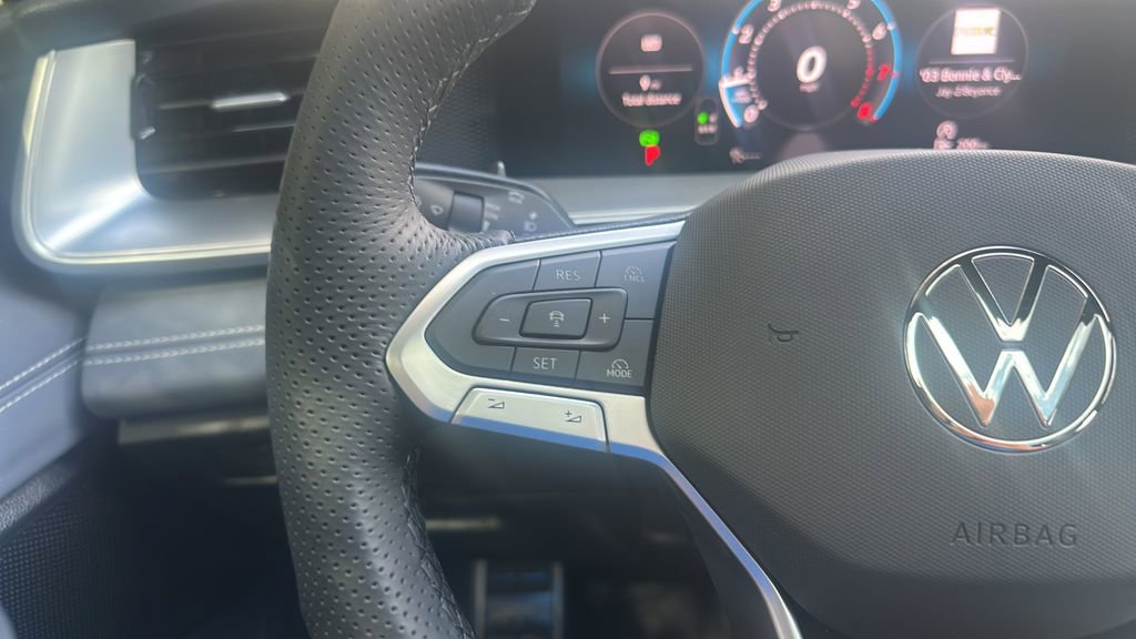 New 2026 Volkswagen Tiguan SE R-Line image 18