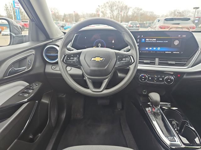 Used 2024 Chevrolet Trax LT image 13
