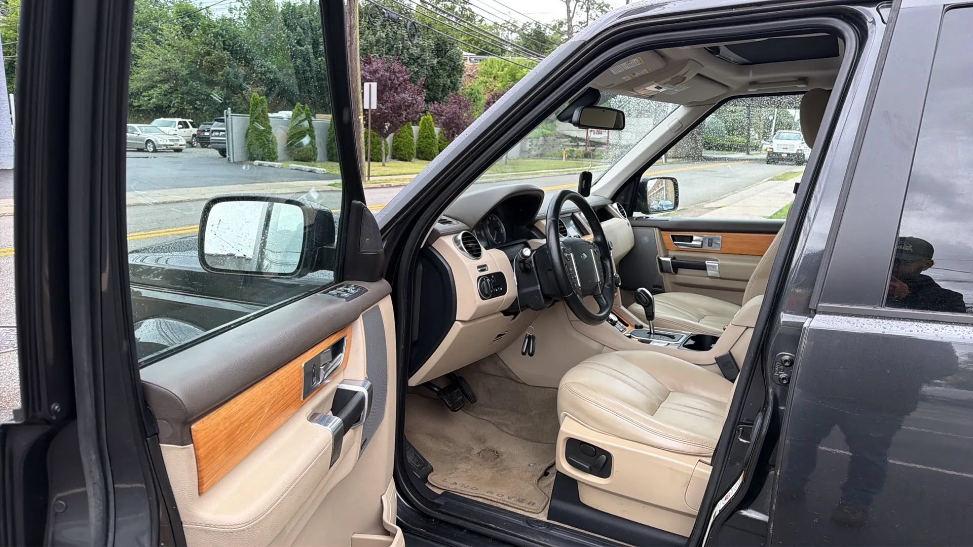 Used 2013 Land Rover LR4 HSE AWD/4WD image 23