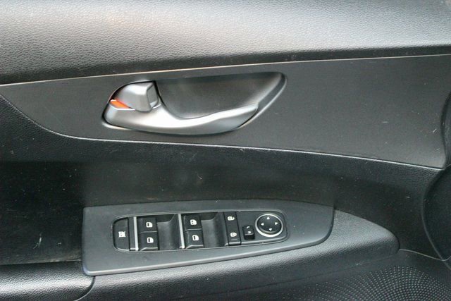 Used 2020 Kia Forte LXS image 12