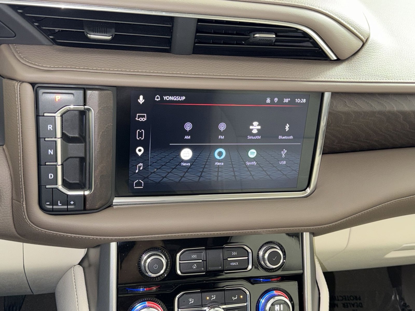 Used 2023 GMC Yukon XL Denali w/ Advanced Technology Package image 18