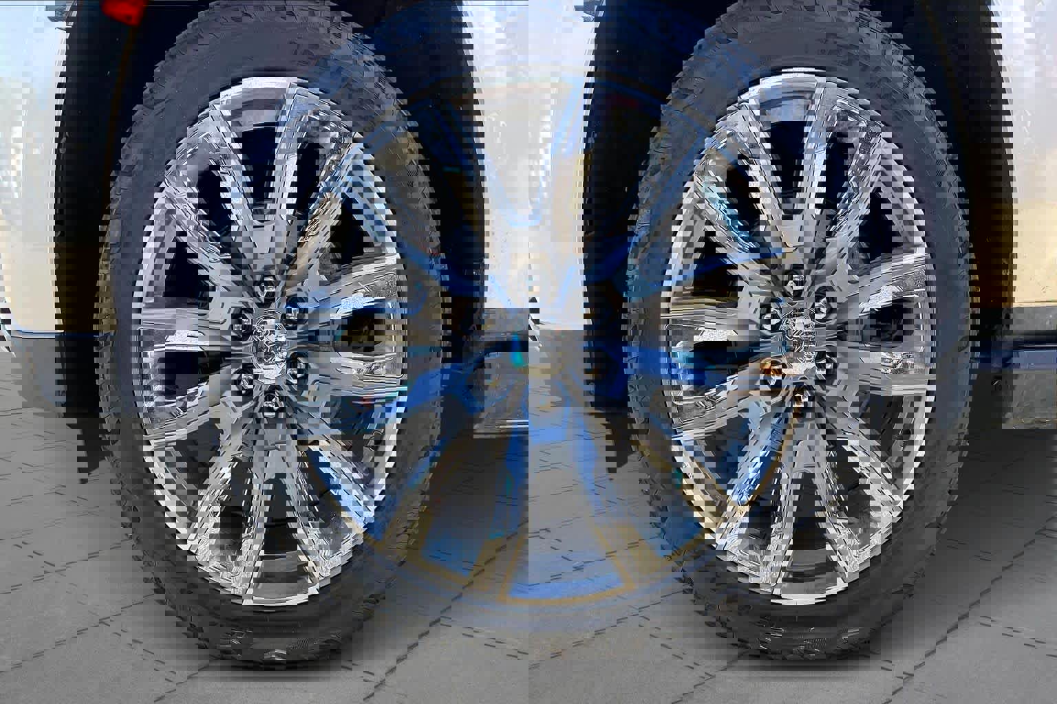 Used 2021 GMC Yukon XL Denali image 10