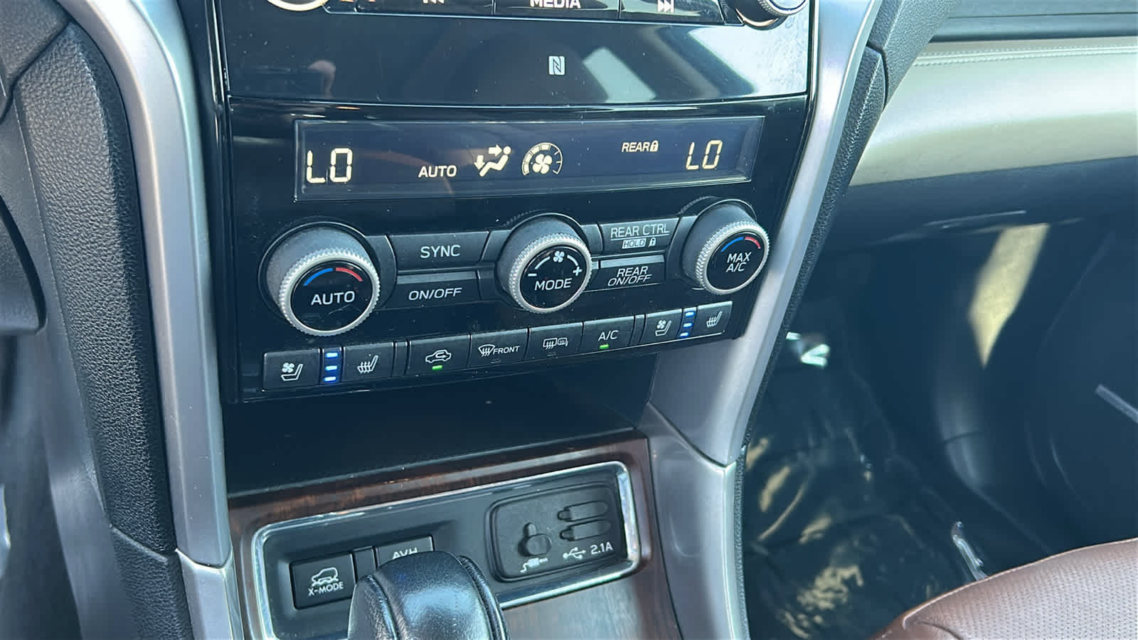 Used 2019 Subaru Ascent Touring w/ Popular Package #3 AWD/4WD image 14