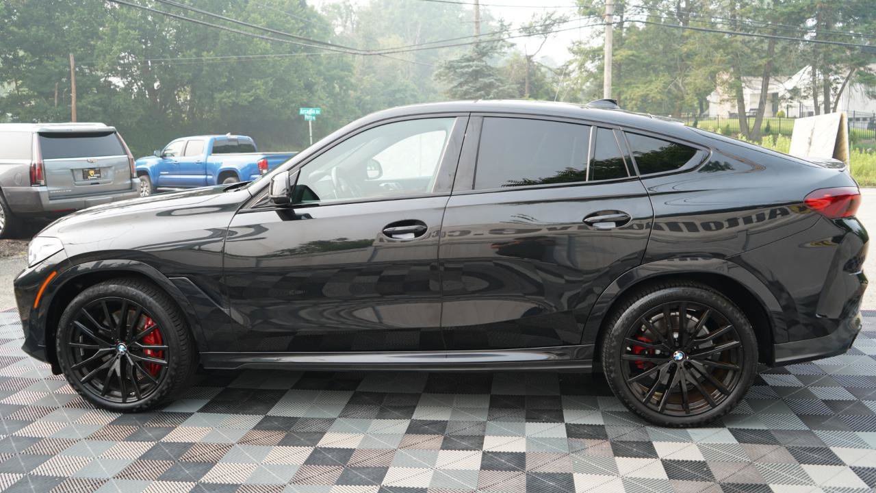 Used 2021 BMW X6 M50i w/ Executive Package AWD/4WD image 16