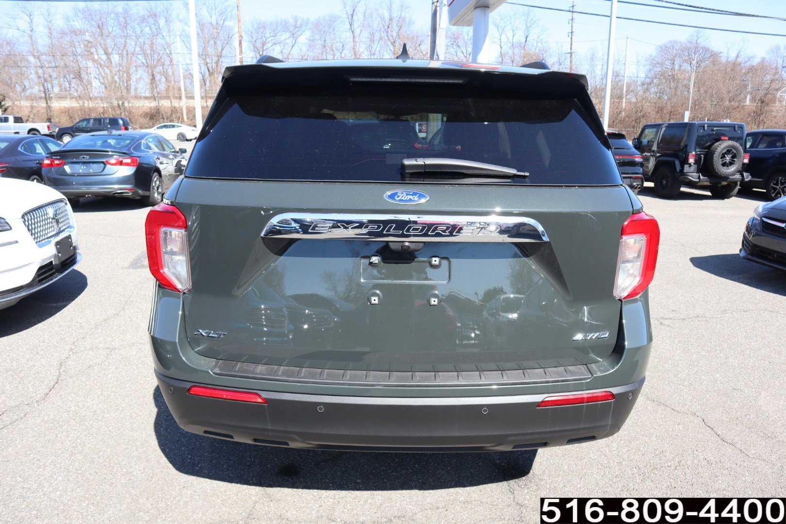 Used 2024 Ford Explorer XLT AWD/4WD image 6